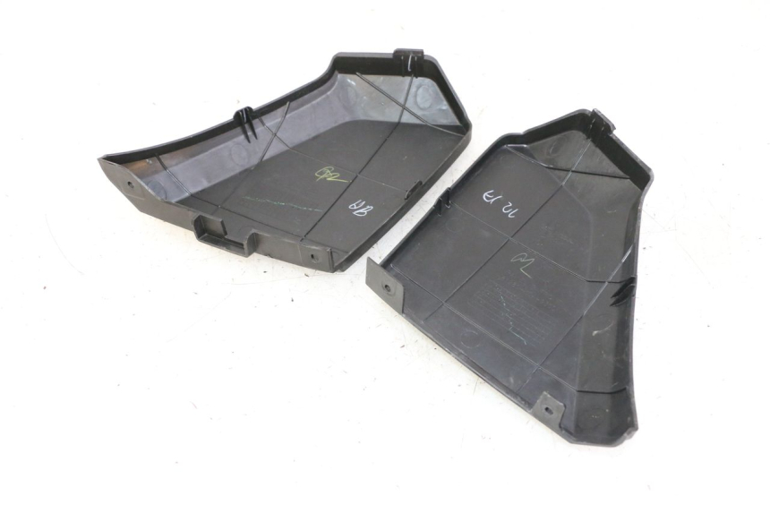 photo de Złącze górnej przedniej owiewki HONDA FORZA ABS 300 (2013 - 2017) - Zoom stanu zużycia