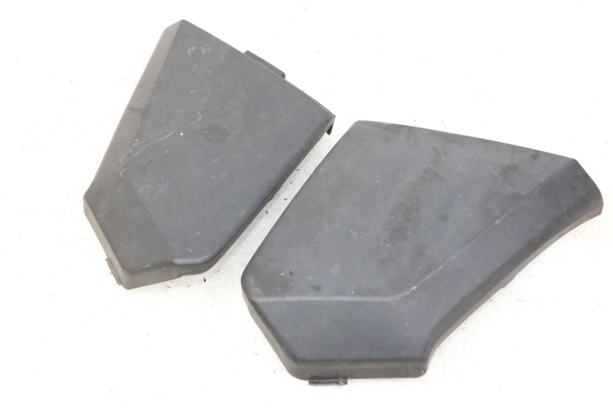 photo de Złącze górnej przedniej owiewki HONDA FORZA ABS 300 (2013 - 2017) - Inny kąt widzenia