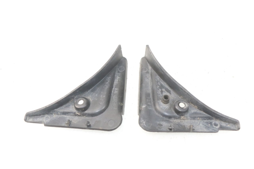 photo de Złącze górnej przedniej owiewki KAWASAKI GPZ S 500 (1994 - 2005) - Szczegół części