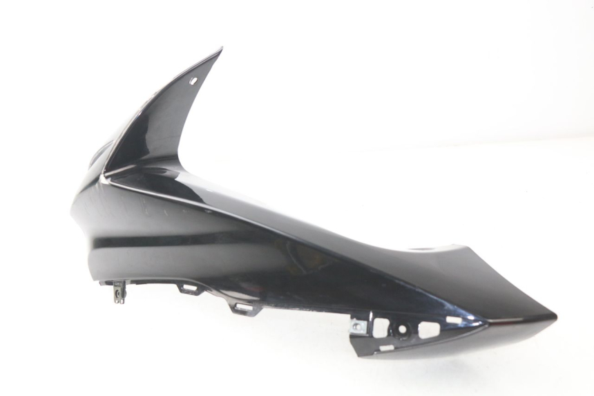 photo de Złącze górnej przedniej owiewki SUZUKI GSX-R GSXR 750 (2011 - 2016) - Zbliżenie komponentów