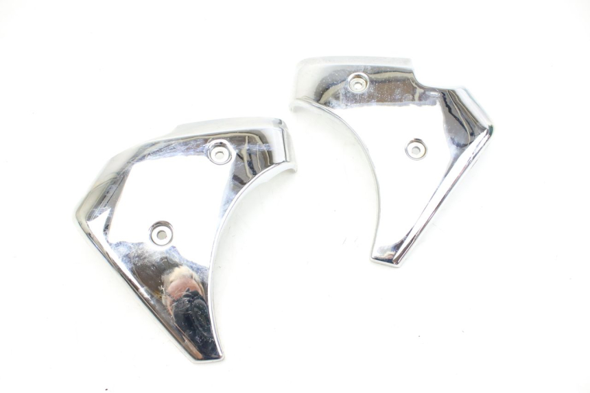 photo de Złącze górnej przedniej owiewki SYM HUSKY 125 (1999 - 2005) - Widok główny