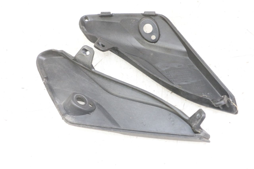 photo de Złącze górnej przedniej owiewki PIAGGIO IE MP3 YOURBAN 300 (2011 - 2016) - Zoom stanu zużycia