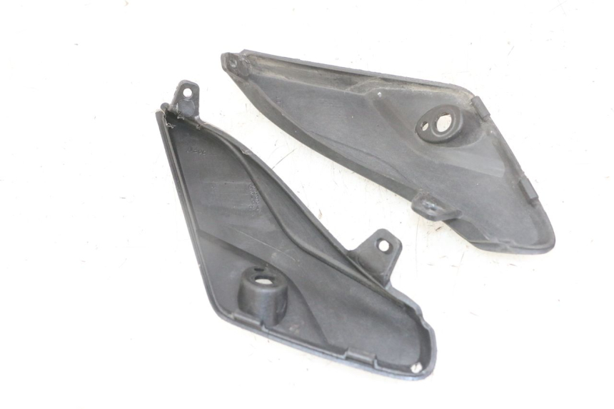 photo de Złącze górnej przedniej owiewki PIAGGIO IE MP3 YOURBAN 300 (2011 - 2016) - Widok ogólny