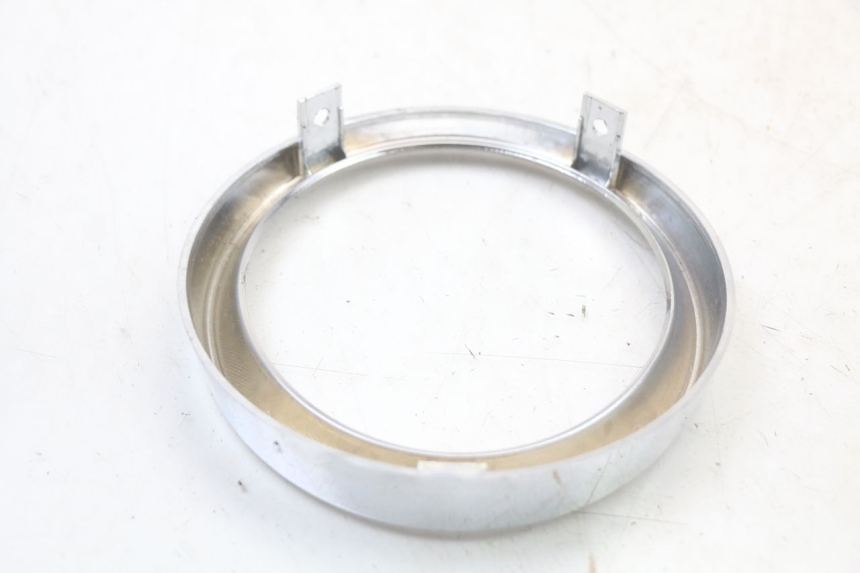 photo de Złącze górnej przedniej owiewki JM MOTORS VX 125 (2022 - 2025) - Zbliżenie techniczne