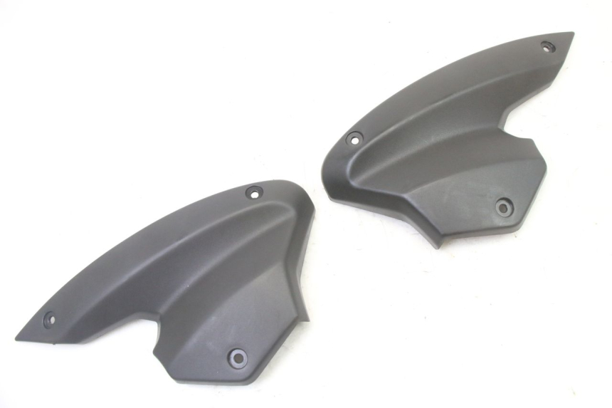 photo de Złącze górnej przedniej owiewki PEUGEOT KISBEE 4T 50 (2018 - 2022) - Widok główny