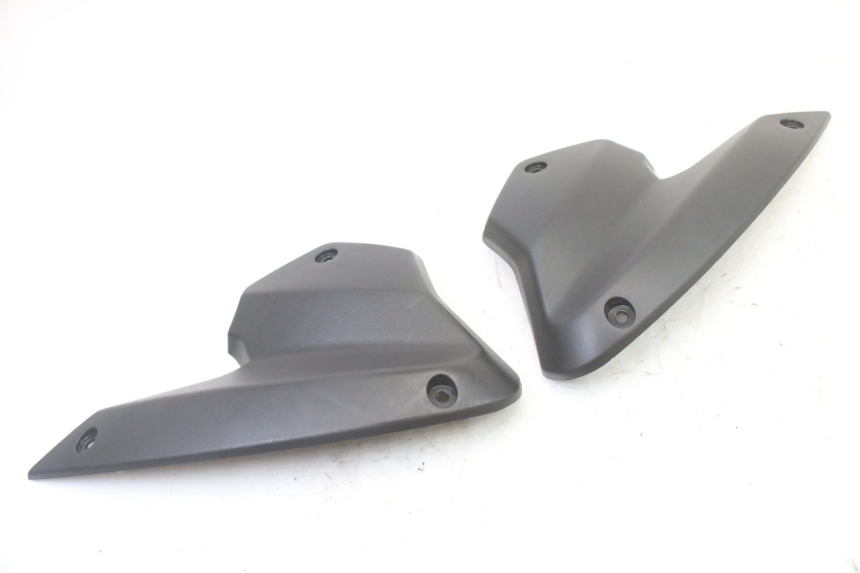 photo de Złącze górnej przedniej owiewki PEUGEOT KISBEE 4T 50 (2018 - 2022) - Inny kąt widzenia