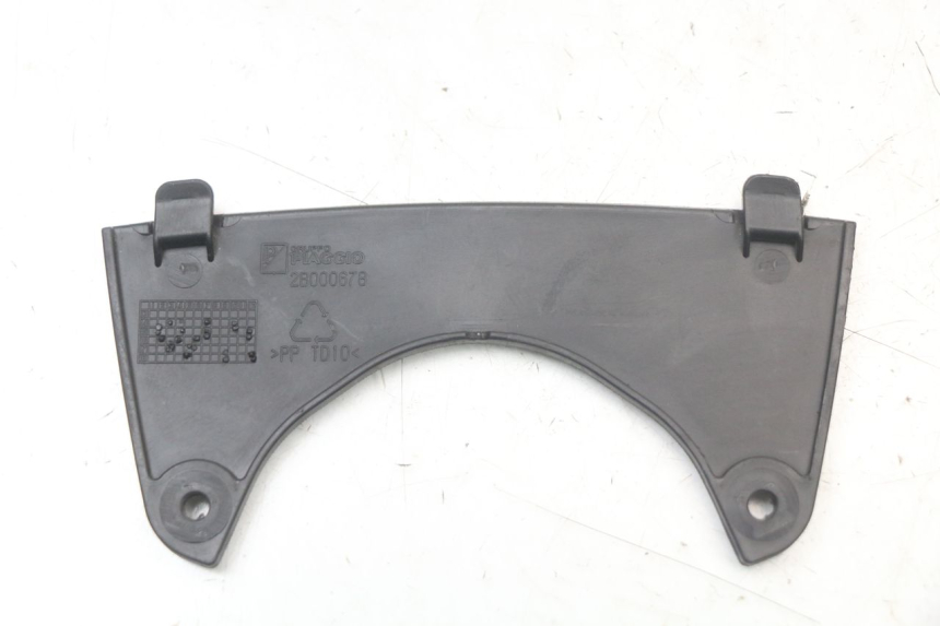 photo de Złącze górnej przedniej owiewki PIAGGIO MP3 HPE 350 (2018 - 2020) - Zoom stanu zużycia