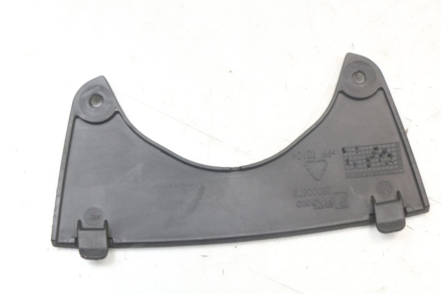 photo de Złącze górnej przedniej owiewki PIAGGIO MP3 HPE 350 (2018 - 2020) - Inny kąt widzenia