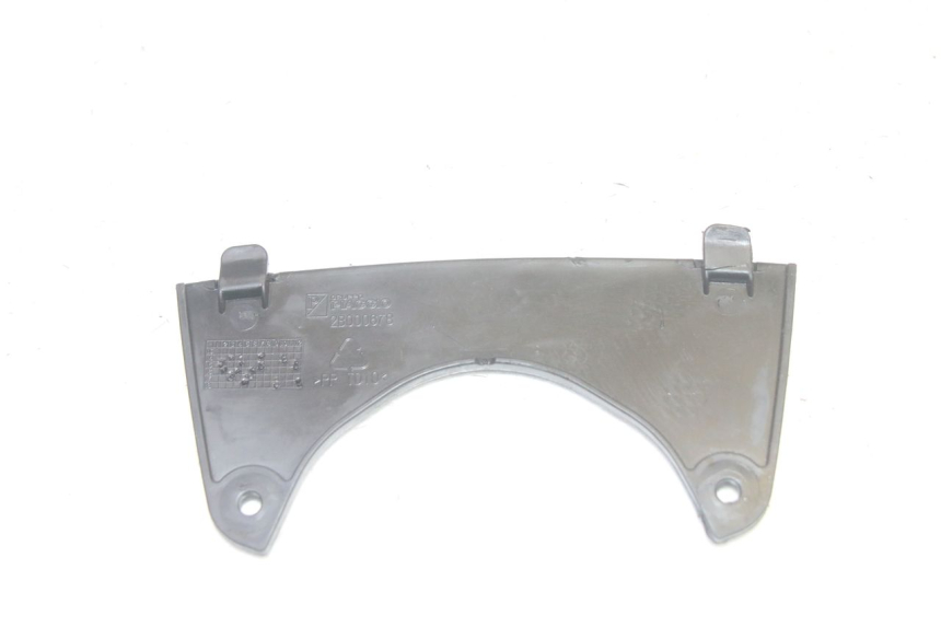 photo de Złącze górnej przedniej owiewki PIAGGIO MP3 HPE 350 (2018 - 2020) - Zoom stanu zużycia