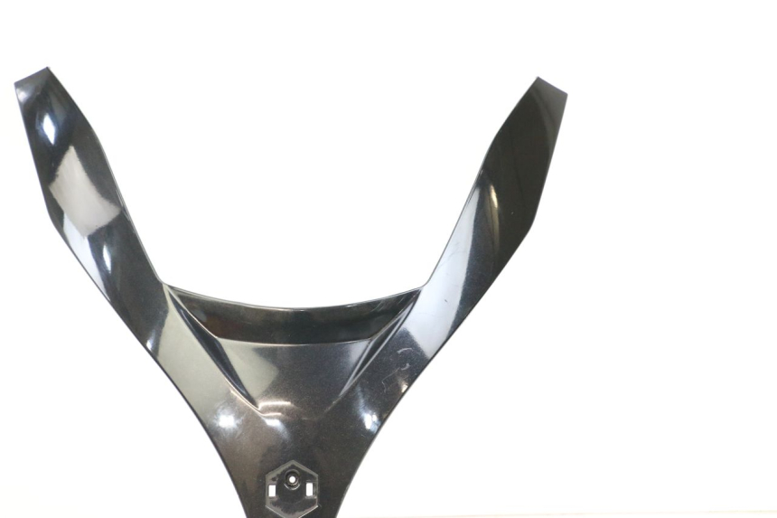 photo de Złącze górnej przedniej owiewki PIAGGIO MP3 125 (2006 - 2014) - Zbliżenie techniczne