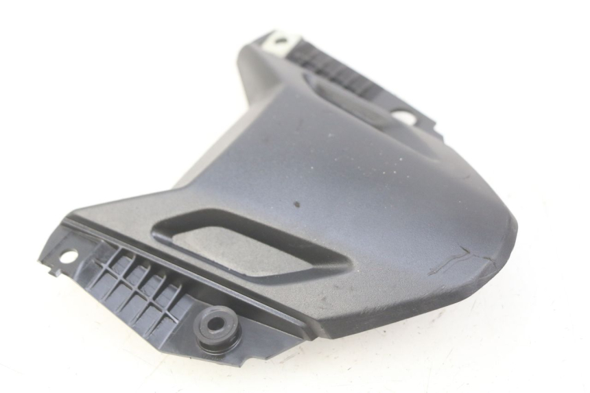 photo de Złącze górnej przedniej owiewki YAMAHA MT-07 MT07 700 (2018 - 2020) - Szczegół części