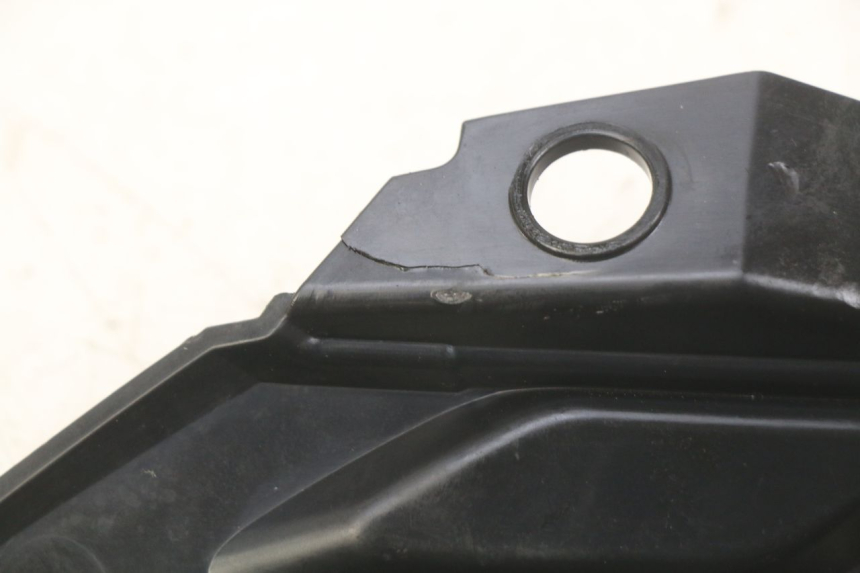 photo de Złącze górnej przedniej owiewki YAMAHA MT-07 MT07 700 (2018 - 2020) - Inny kąt widzenia