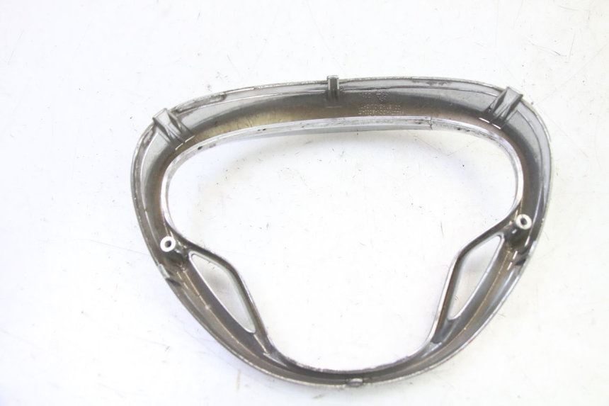 photo de Złącze górnej przedniej owiewki KYMCO LIKE 4T 50 (2019 - 2025) - Widok ogólny