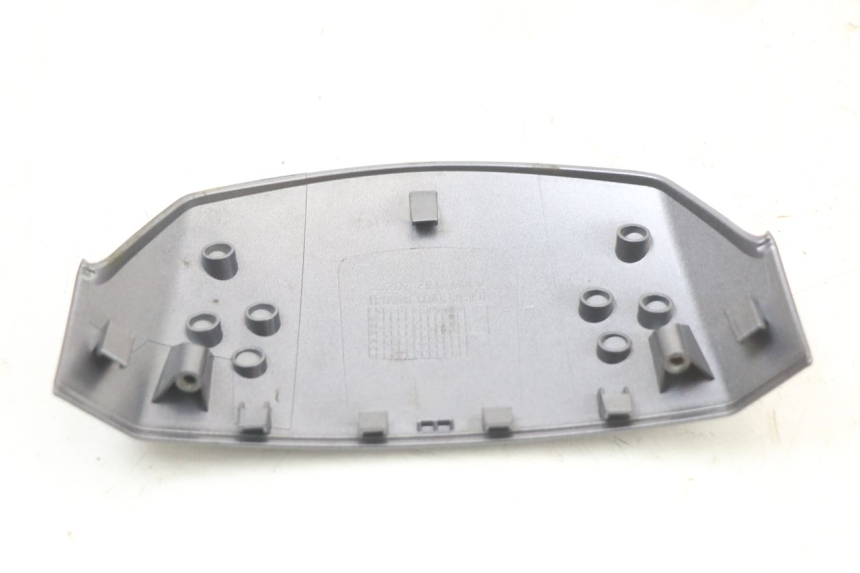 photo de Złącze górnej przedniej owiewki PEUGEOT BELVILLE 125 (2017 - 2021) - Zbliżenie techniczne