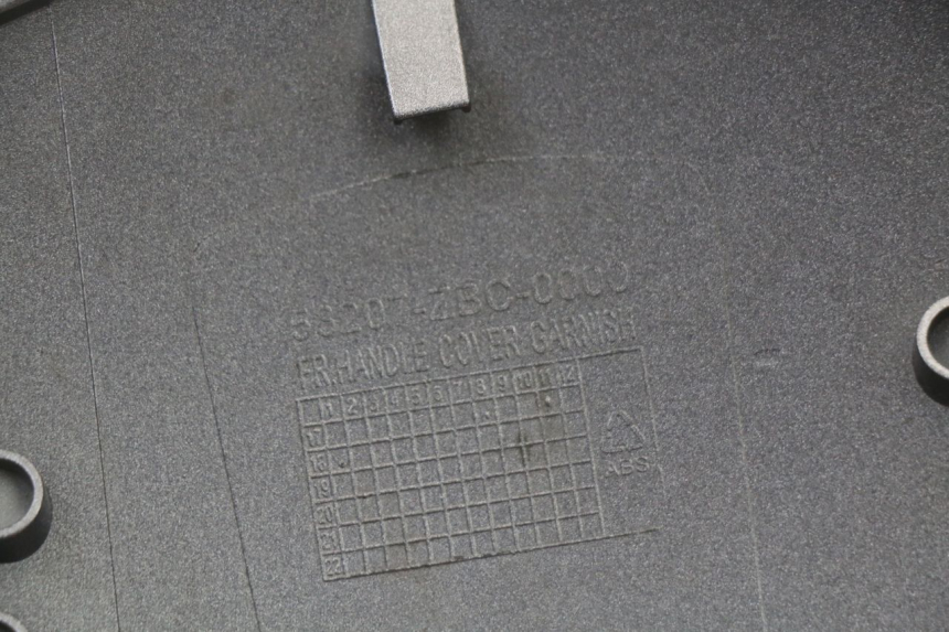 photo de Złącze górnej przedniej owiewki PEUGEOT BELVILLE 125 (2017 - 2021) - Widok ogólny