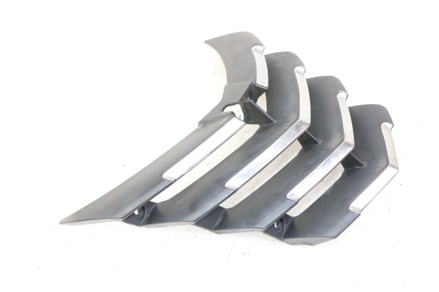 photo de Złącze górnej przedniej owiewki PEUGEOT CITYSTAR 50 (2013 - 2017) - Zbliżenie techniczne