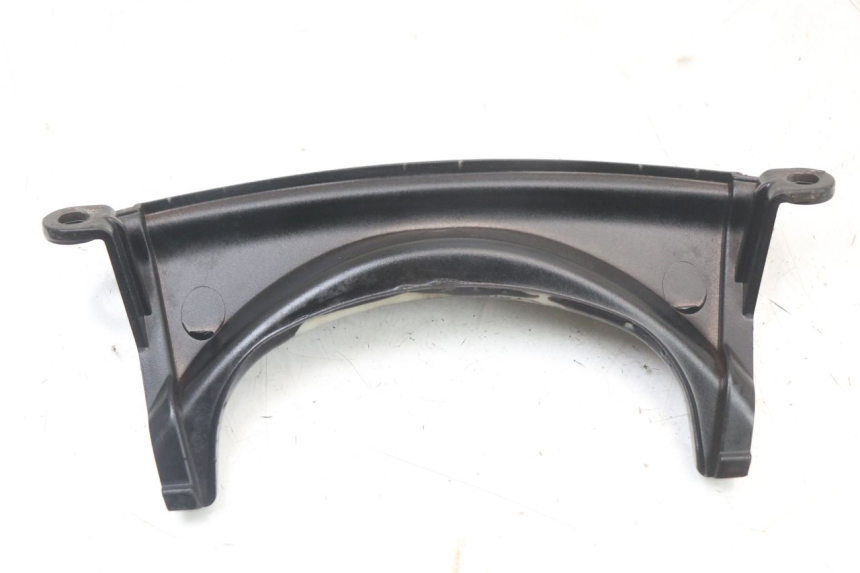 photo de Złącze górnej przedniej owiewki PEUGEOT DJANGO 125 (2014 - 2017) - Zoom stanu zużycia