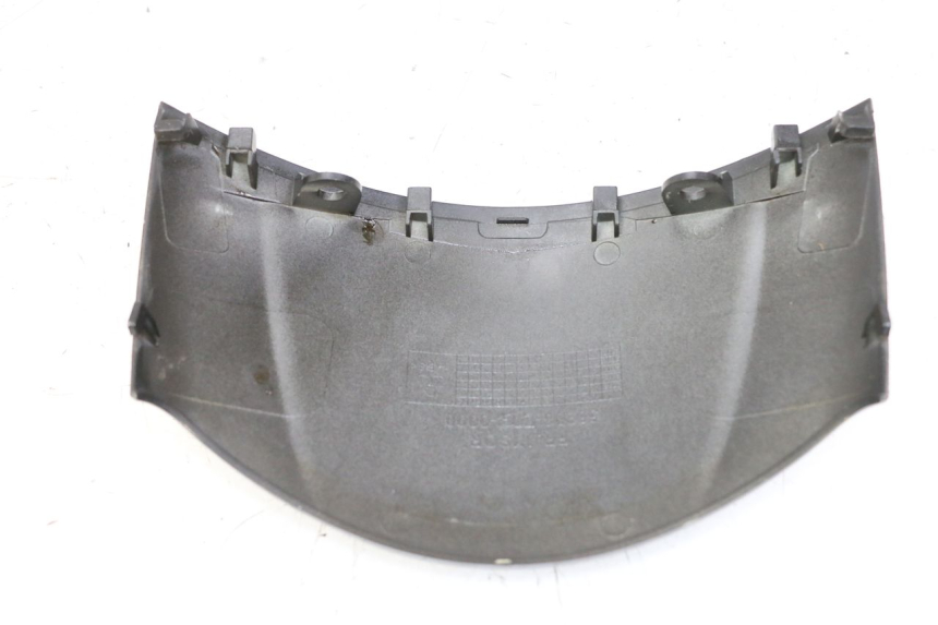 photo de Złącze górnej przedniej owiewki PEUGEOT TWEET 4T 50 (2014 - 2019) - Zoom stanu zużycia