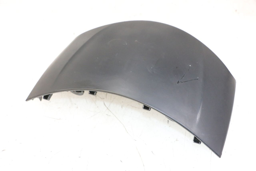 photo de Złącze górnej przedniej owiewki PEUGEOT TWEET 4T 50 (2014 - 2019) - Inny kąt widzenia