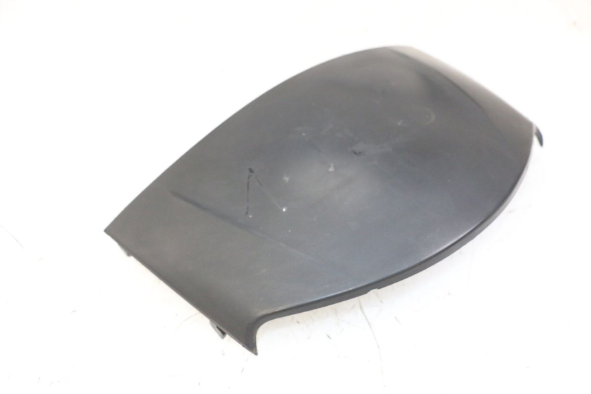 photo de Złącze górnej przedniej owiewki PEUGEOT TWEET 4T 50 (2014 - 2019) - Zbliżenie techniczne