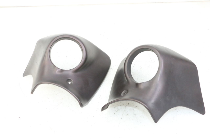 photo de Złącze górnej przedniej owiewki APRILIA SCARABEO GT TOURING 125 (1999 - 2005) - Widok główny