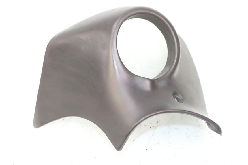 photo de Złącze górnej przedniej owiewki APRILIA SCARABEO GT TOURING 125 (1999 - 2005) - Zbliżenie komponentów