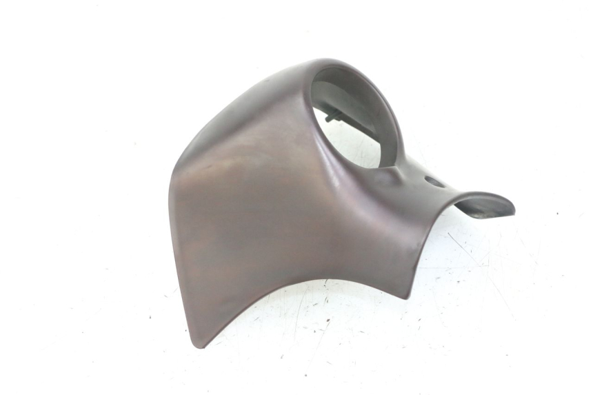 photo de Złącze górnej przedniej owiewki APRILIA SCARABEO GT TOURING 125 (1999 - 2005) - Oznaczenia i referencje