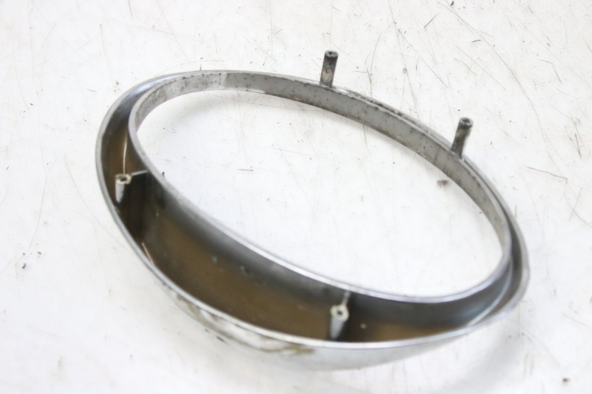 photo de ŁĄCZNIK GÓRNEJ PRZEDNIEJ OWIEWKI APRILIA SCARABEO 100 (2003 - 2012) - Szczegół części