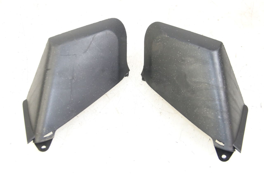 photo de Złącze górnej przedniej owiewki MBK SKYCRUISER 125 (2006 - 2009) - Widok główny