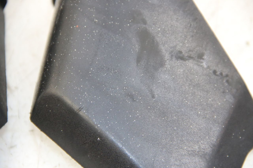 photo de Złącze górnej przedniej owiewki MBK SKYCRUISER 125 (2006 - 2009) - Zoom stanu zużycia