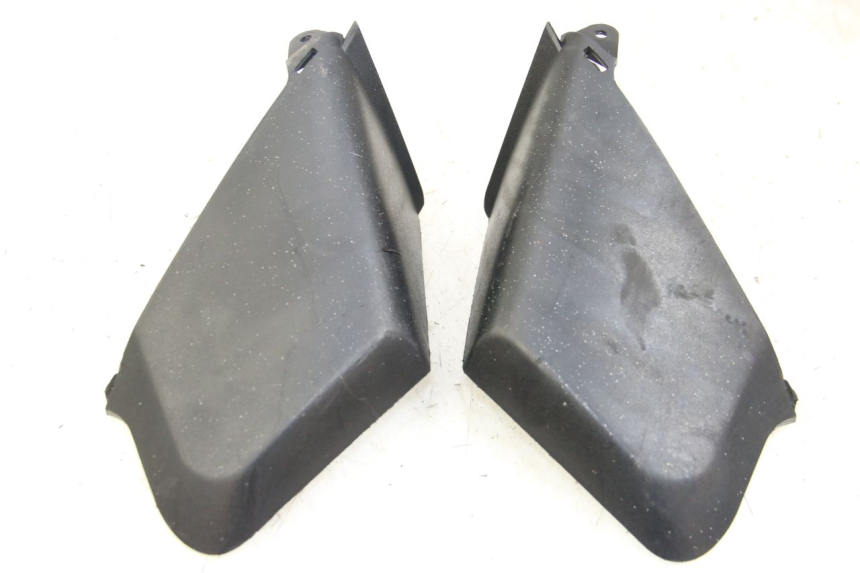 photo de Złącze górnej przedniej owiewki MBK SKYCRUISER 125 (2006 - 2009) - Inny kąt widzenia