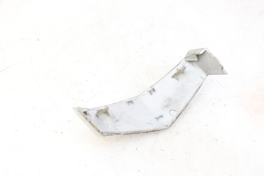 photo de Złącze górnej przedniej owiewki PEUGEOT VIVACITY NEW 2T 50 (2008 - 2017) - Szczegół części