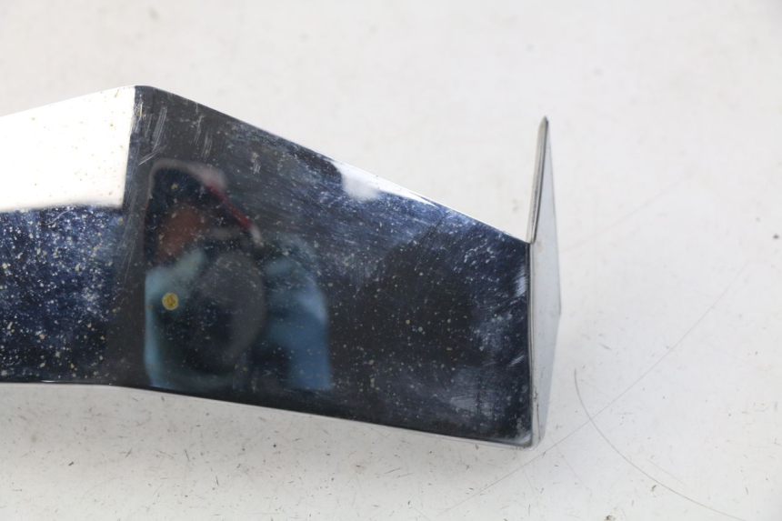 photo de Złącze górnej przedniej owiewki PEUGEOT VIVACITY NEW 4T 50 (2008 - 2017) - Inny kąt widzenia