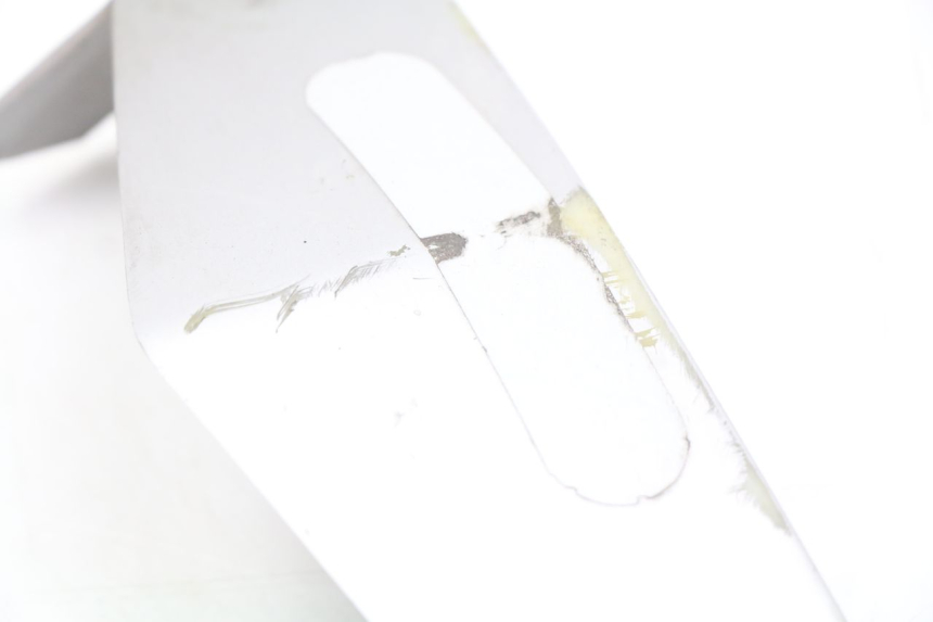 photo de Złącze górnej przedniej owiewki PEUGEOT VIVACITY 125 (2010 - 2017) - Zbliżenie techniczne