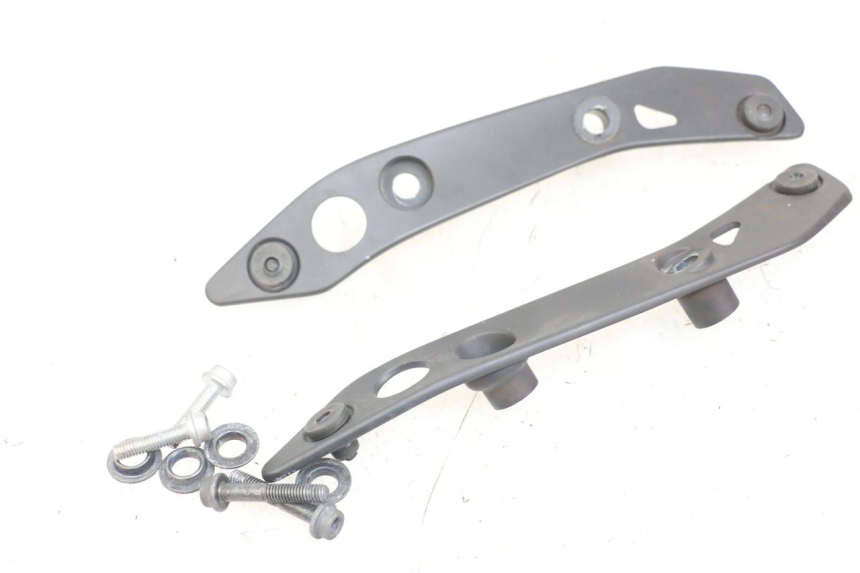 photo de Złącze górnej przedniej owiewki YAMAHA XMAX X-MAX ABS 125 (2017 - 2020) - Zoom stanu zużycia