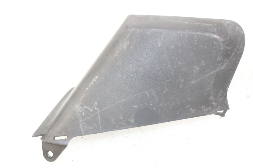 photo de Złącze górnej przedniej owiewki YAMAHA XMAX X-MAX 125 (2006 - 2009) - Inny kąt widzenia