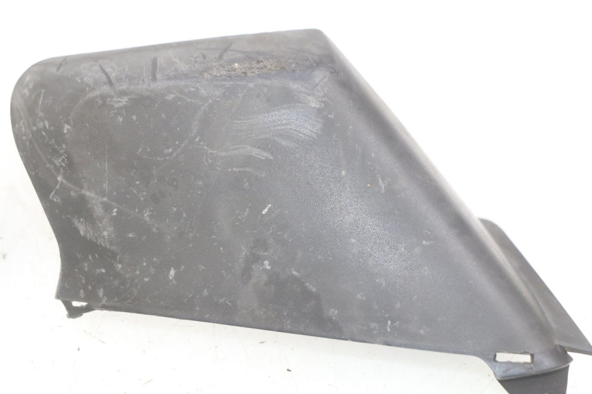 photo de Złącze górnej przedniej owiewki YAMAHA XMAX X-MAX 125 (2006 - 2009) - Zbliżenie techniczne