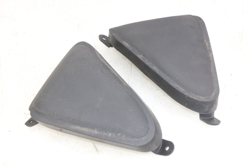 photo de Złącze górnej przedniej owiewki YAMAHA X-MAX XMAX 125 (2010 - 2013) - Inny kąt widzenia