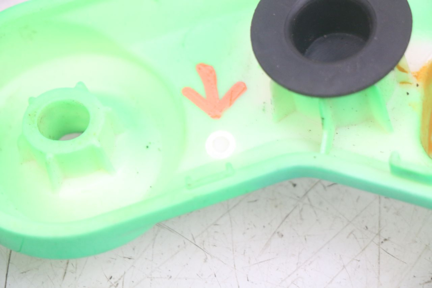 photo de Złącze owiewki przedniej MOTRAC URBAN 4T 50 (2016 - 2024) - Zbliżenie techniczne