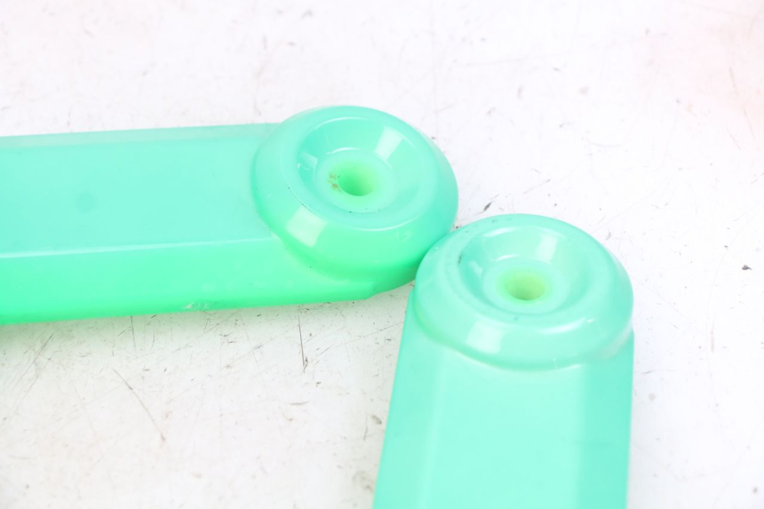 photo de Złącze owiewki przedniej MOTRAC URBAN 4T 50 (2016 - 2024) - Punkty mocowania