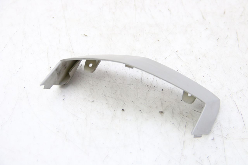 photo de Złącze owiewki przedniej PEUGEOT VIVACITY NEW 2T 50 (2008 - 2017) - Inny kąt widzenia