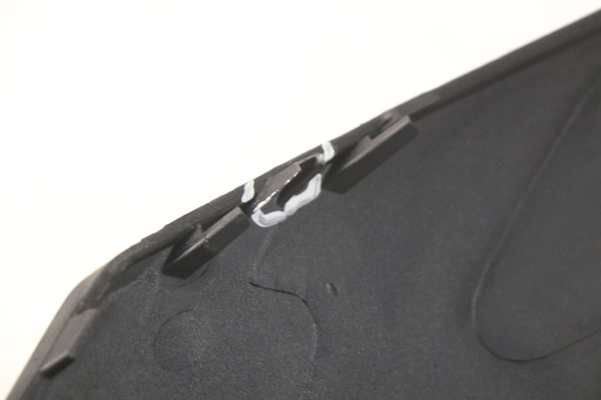 photo de Złącze owiewki przedniej PIAGGIO X8 125 (2004 - 2007) - Szczegół części