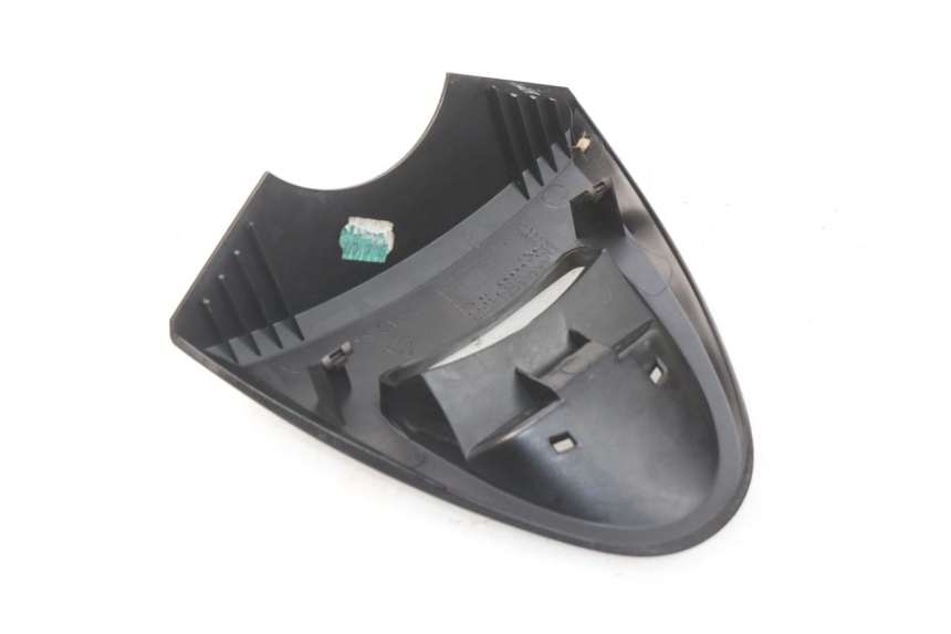 photo de Złącze owiewki przedniej YAMAHA YP MAJESTY 125 (1998 - 2001) - Zoom stanu zużycia