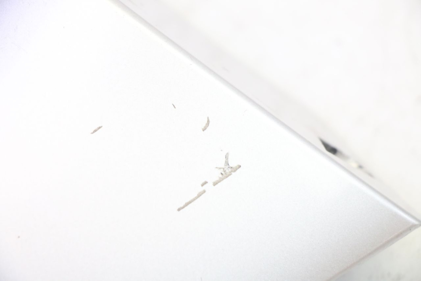 photo de Złącze owiewki przedniej YAMAHA YP MAJESTY 125 (2002 - 2006) - Zbliżenie techniczne