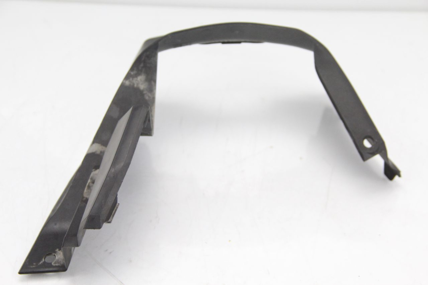 photo de Złącze podnóżka SUZUKI BURGMAN 125 (2007 - 2014) - Zbliżenie techniczne