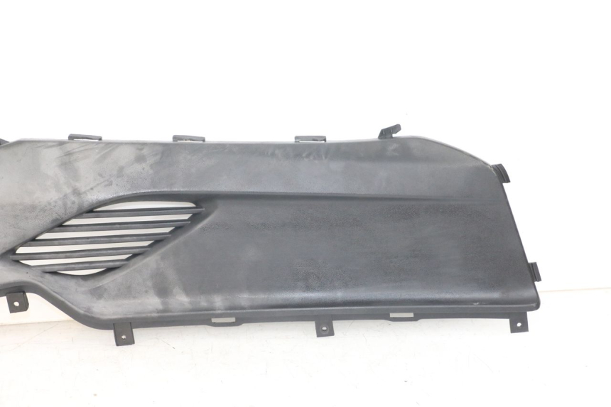 photo de Złącze podnóżka prawego KYMCO DINK STREET ABS 125 (2011 - 2018) - Zbliżenie techniczne