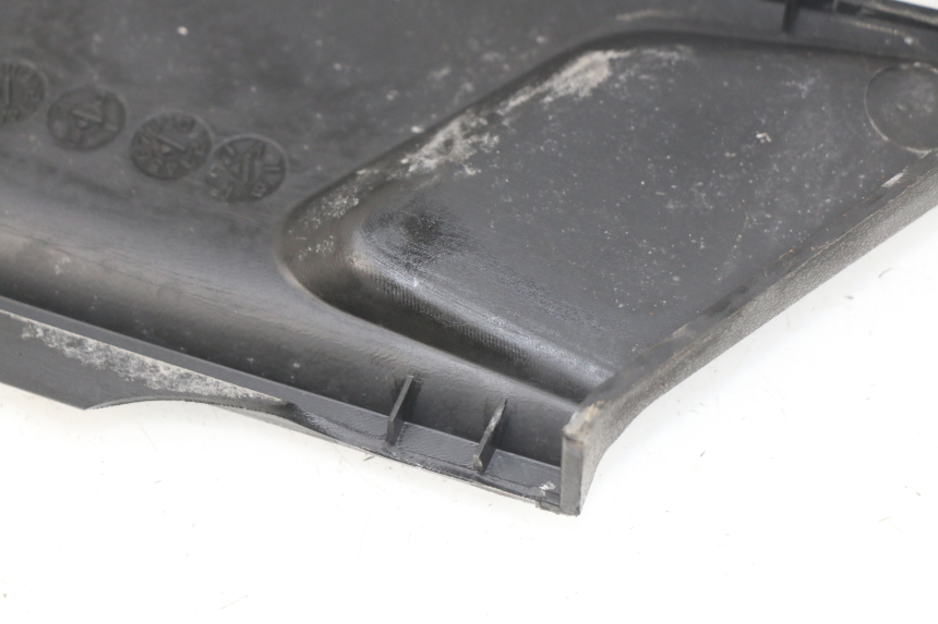 photo de Złącze prawej podnóżki KYMCO DINK STREET 125 (2009 - 2014) - Stan powierzchni