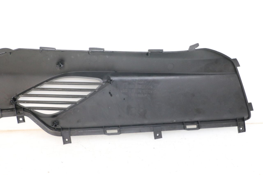 photo de Złącze prawej podnóżki KYMCO DINK STREET 125 (2009 - 2014) - Szczegół części