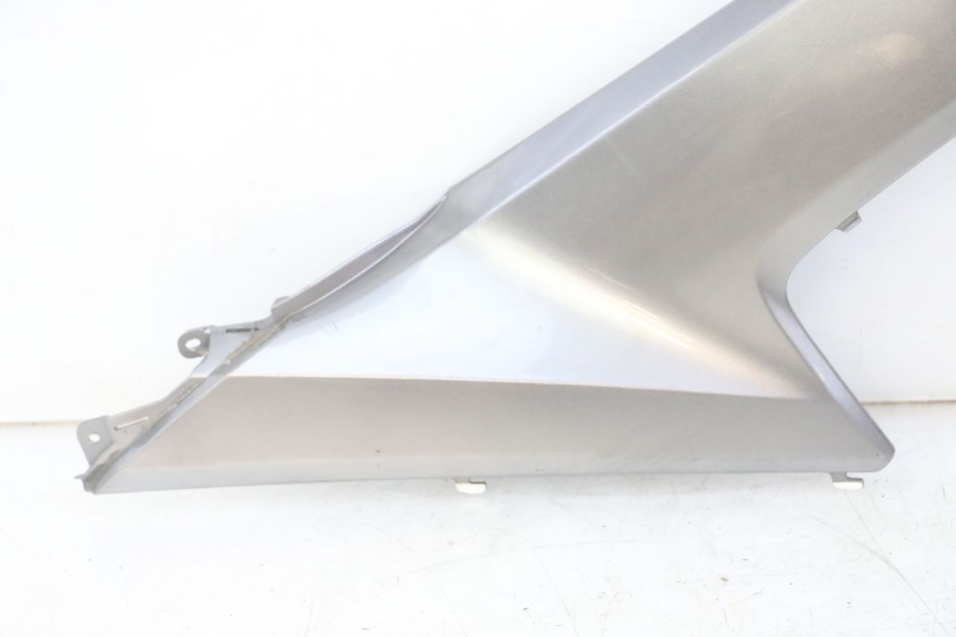 photo de Złącze podnóżka prawego HONDA FORZA ABS 300 (2013 - 2017) - Zoom stanu zużycia