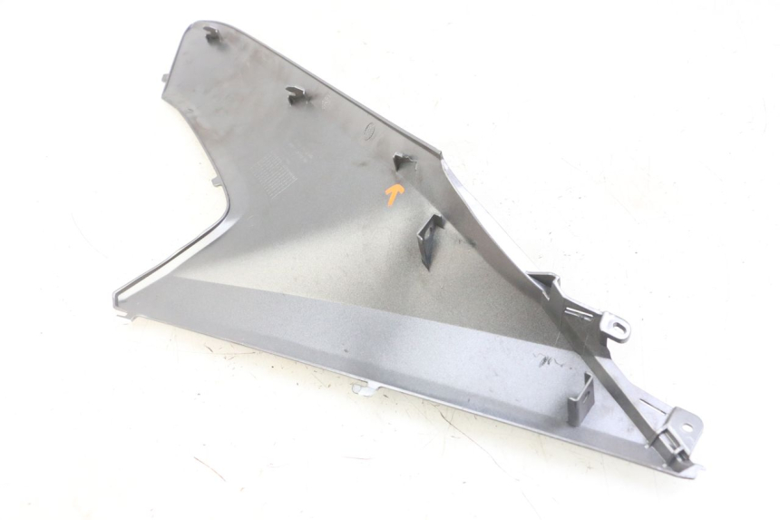 photo de Złącze podnóżka prawego HONDA FORZA ABS 300 (2013 - 2017) - Oznaczenia i referencje